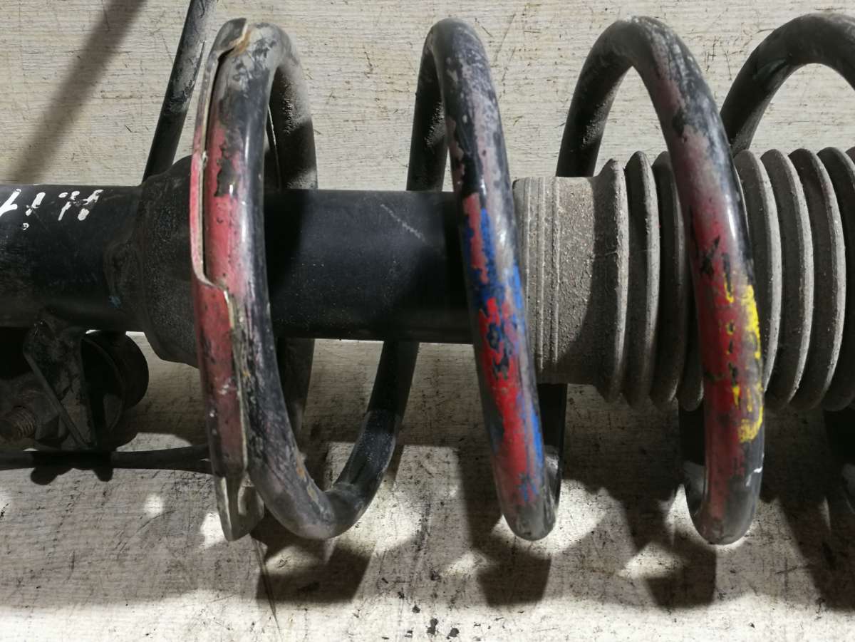 Стойка передняя левая